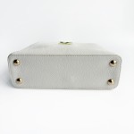 路易威登 Capucines 系列 Taurillon 牛皮手提包